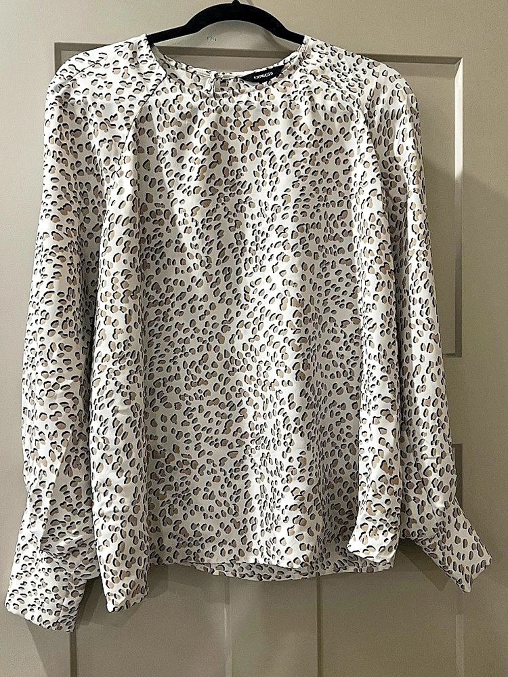 Express Animal Print Blouse in White & Brown Size Large